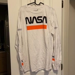 Men’s long sleeve graphic